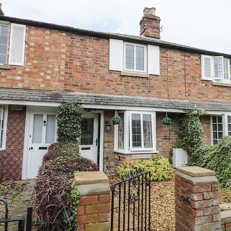 April Cottage Broadway  Luaran gambar
