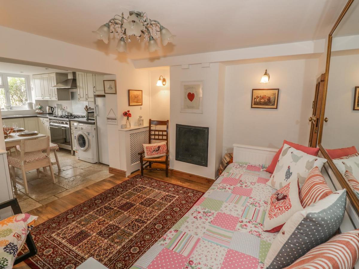 April Cottage Broadway  Luaran gambar