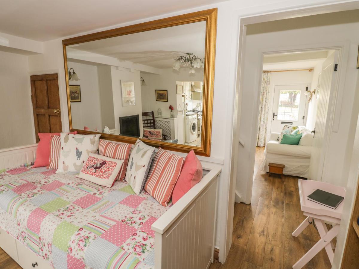 April Cottage Broadway  Luaran gambar