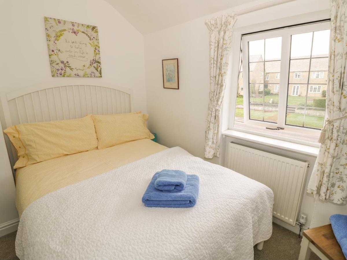April Cottage Broadway  Luaran gambar