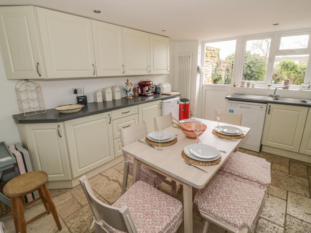 April Cottage Broadway  Luaran gambar