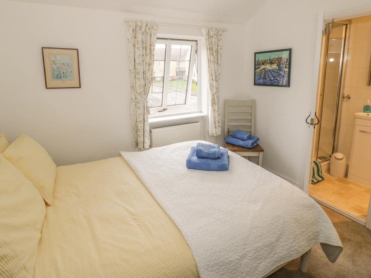 April Cottage Broadway  Luaran gambar