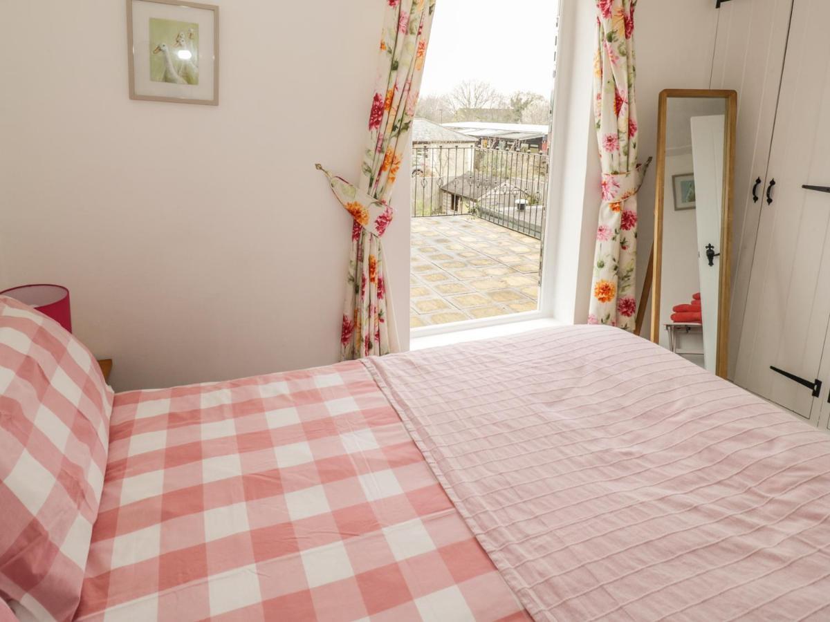 April Cottage Broadway  Luaran gambar